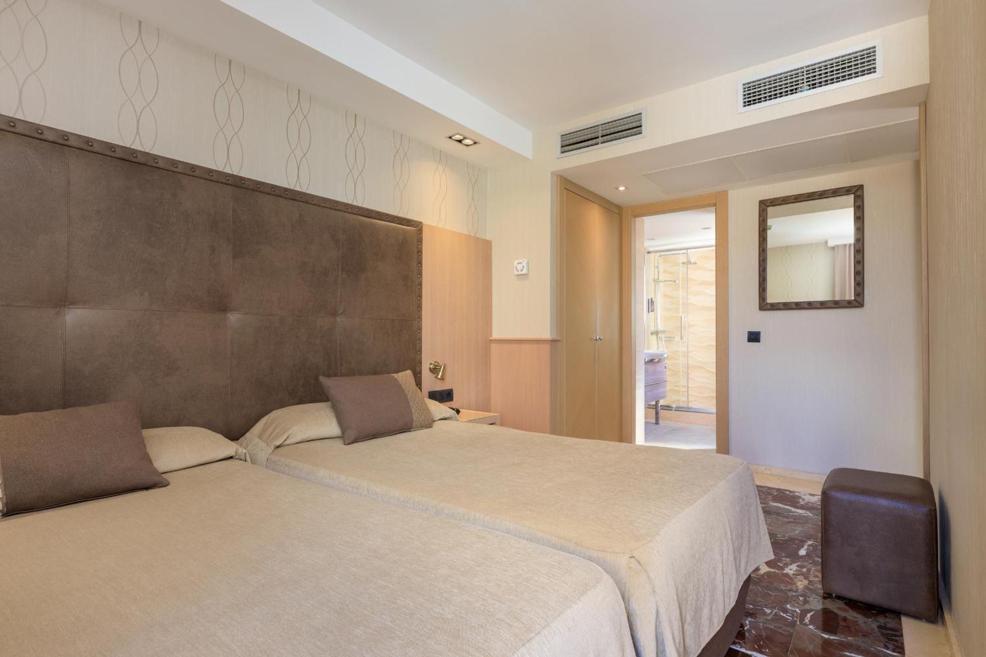 โกทิโคโฮเต็ล Hotel บาร์เซโลนา ภายนอก รูปภาพ